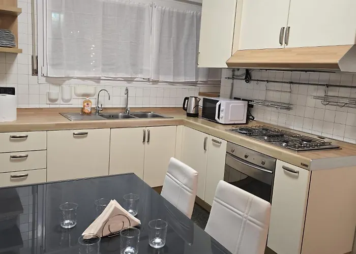 Guest house Mmm Train Station 3 *