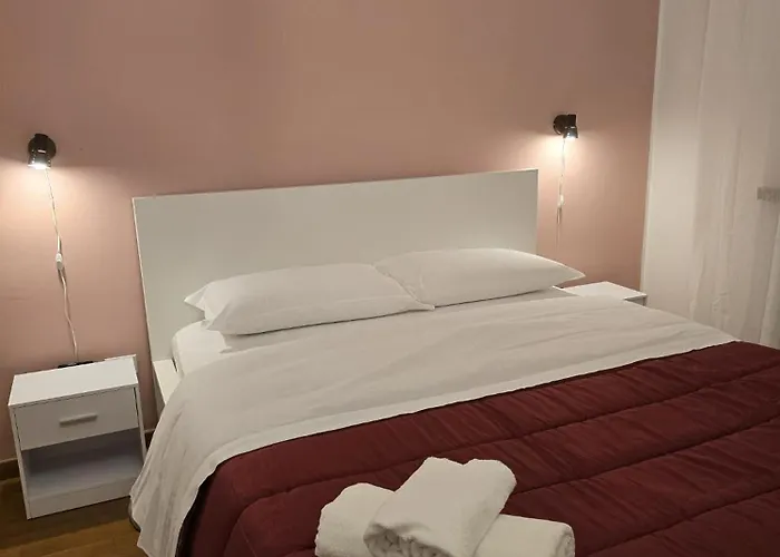 Guest house Mmm Train Station 3