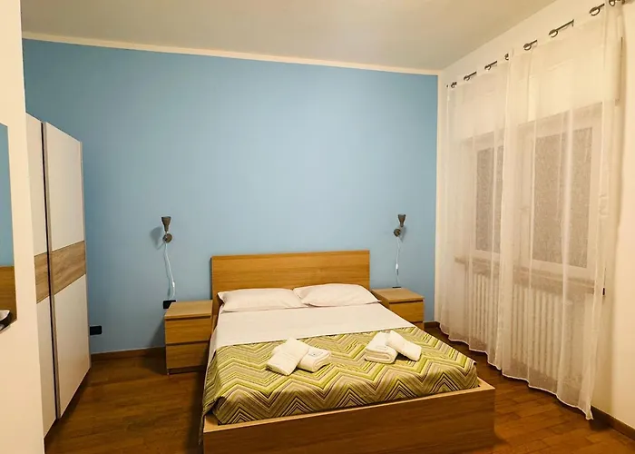 Guest house Mmm Train Station 3 *