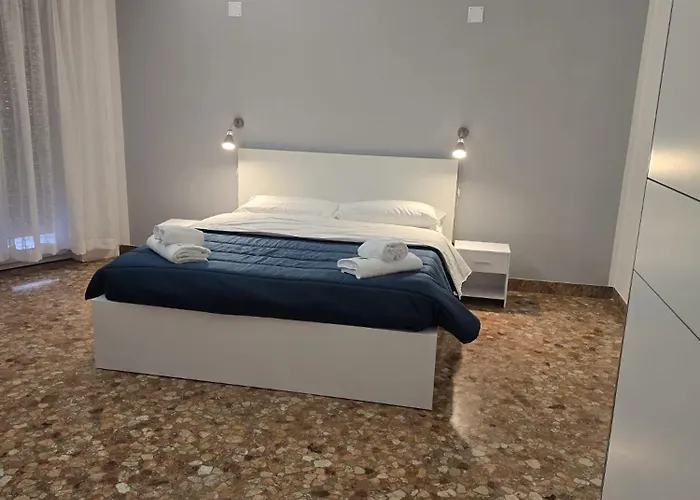 Mmm Train Station 3 Konukevi