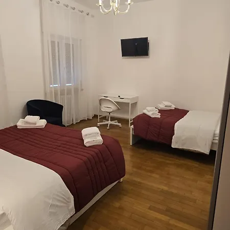 Mmm Train Station 3 Gæstehus