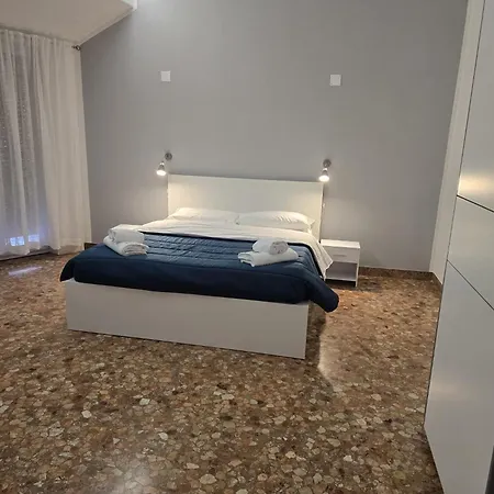 Mmm Train Station 3 Gæstehus