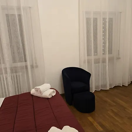 Mmm Train Station 3 Gæstehus *