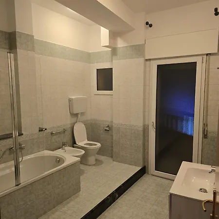 Guest house Mmm Train Station 3 *