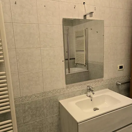 Mmm Train Station 3 בית הארחה *