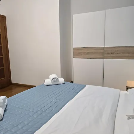 Mmm Train Station 3 בית הארחה