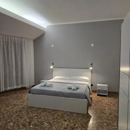 Mmm Train Station 3 Gæstehus Mestre