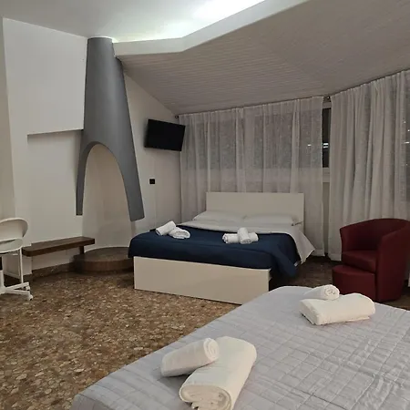 Mmm Train Station 3 Gæstehus *