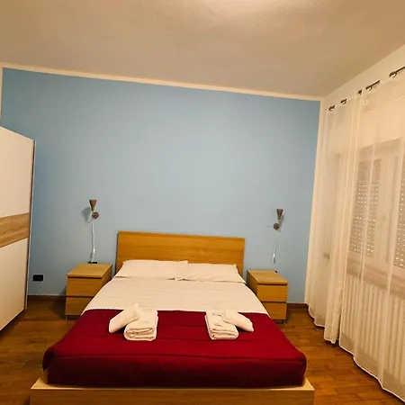 Mmm Train Station 3 Guest house *