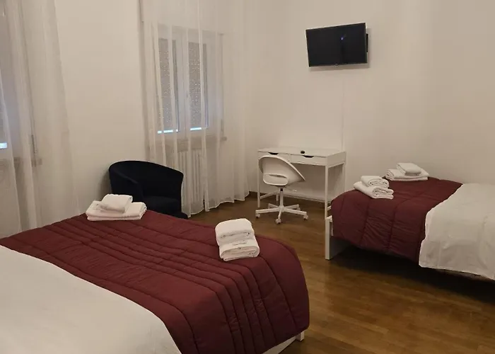 Mmm Train Station 3 Πανσιόν