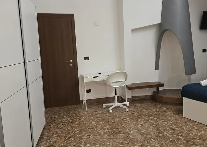 Mmm Train Station 3 Πανσιόν