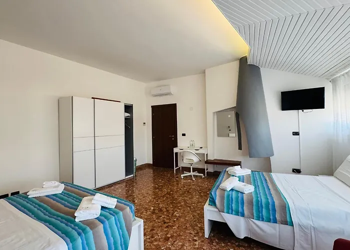 Mmm Train Station 3 Πανσιόν