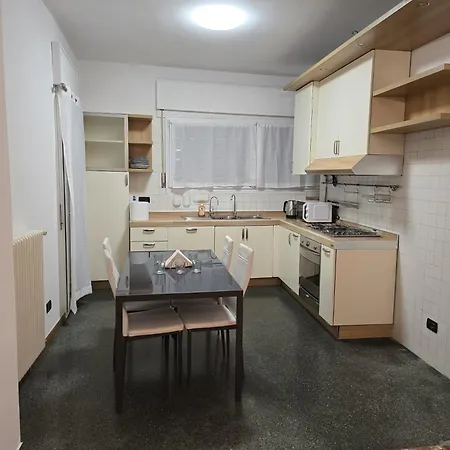 Pensión Mmm Train Station 3