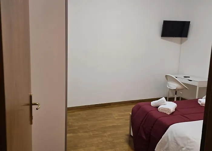 Affittacamere Mmm Train Station 3 *